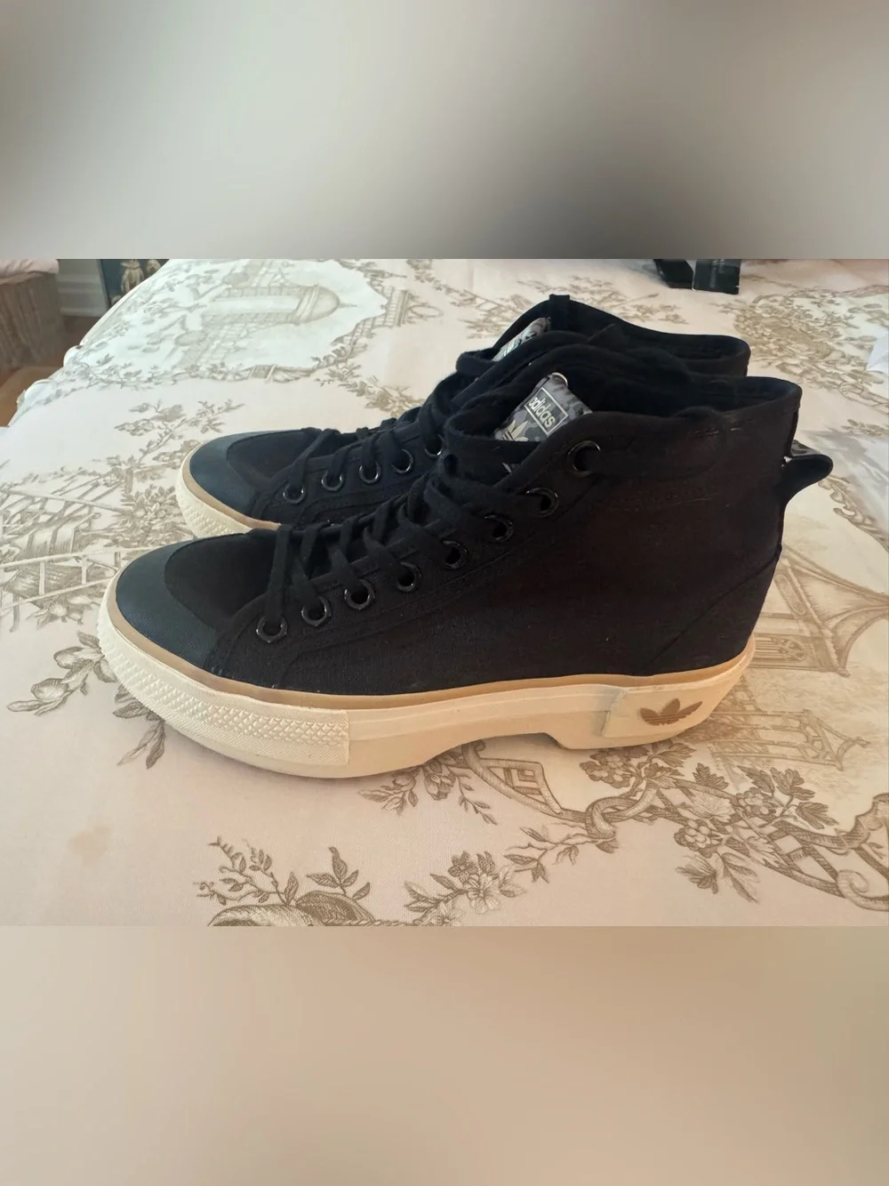 Adidas 6.5 Nizza Trek Black Magic Beige Trek Athletic Shoe Sneaker Y2K Festival